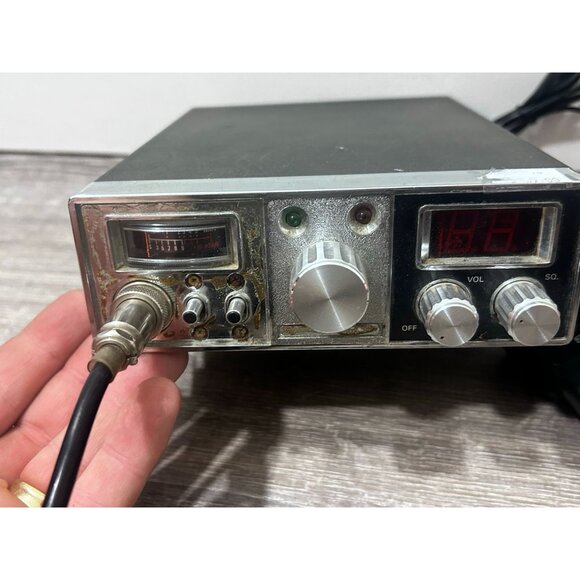 Vintage SAMDO SD-700 CB Radio Transceiver Silver - Picture 1 of 8